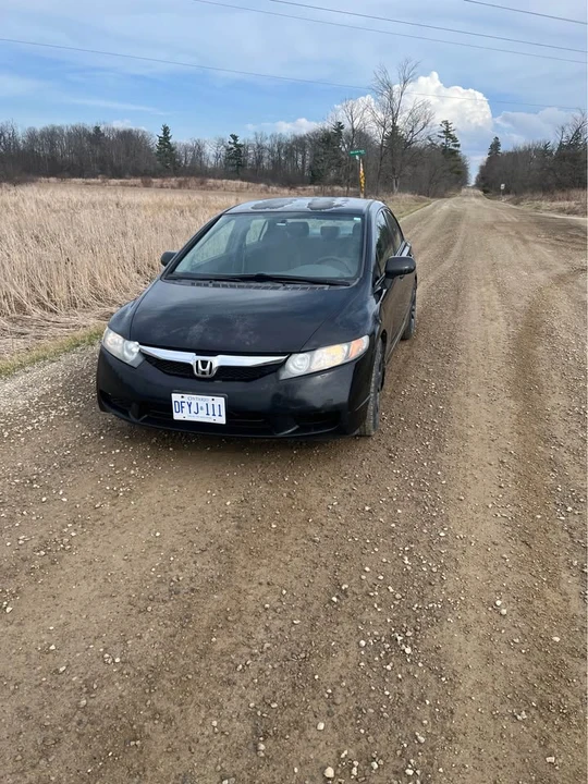 2010 Honda Civic 8th Gen - Image 2 of 9