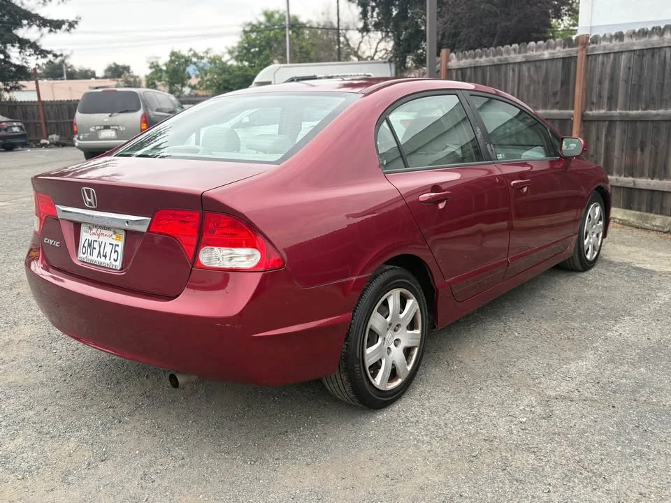2010 Honda Civic 8th Gen - Image 5 of 10