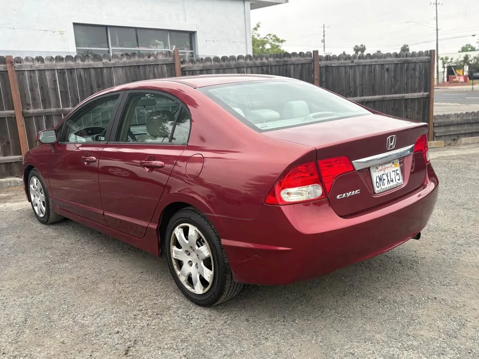 2010 Honda Civic 8th Gen - Image 4 of 10