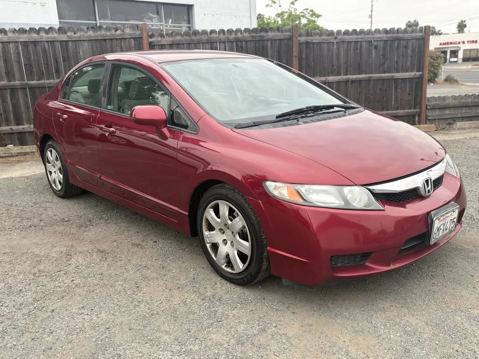 2010 Honda Civic 8th Gen - Image 2 of 10