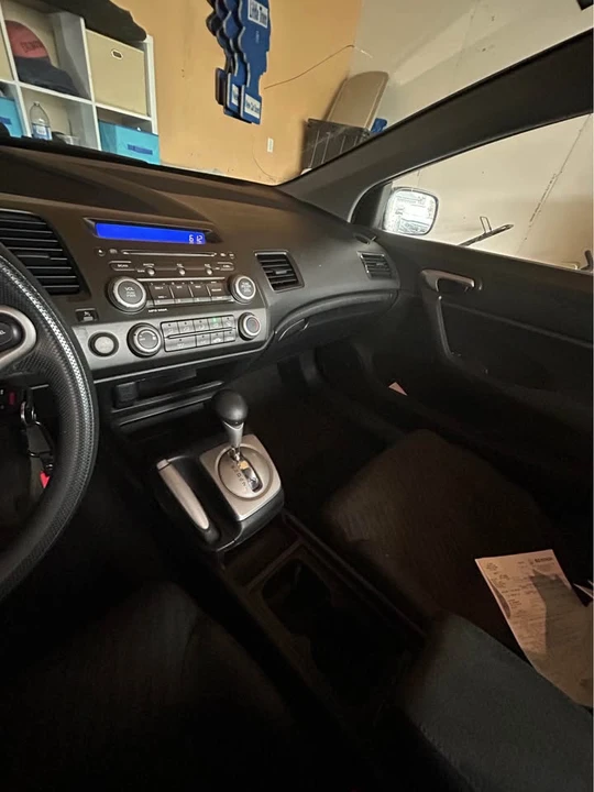 2010 Honda Civic 8th Gen - Image 6 of 7