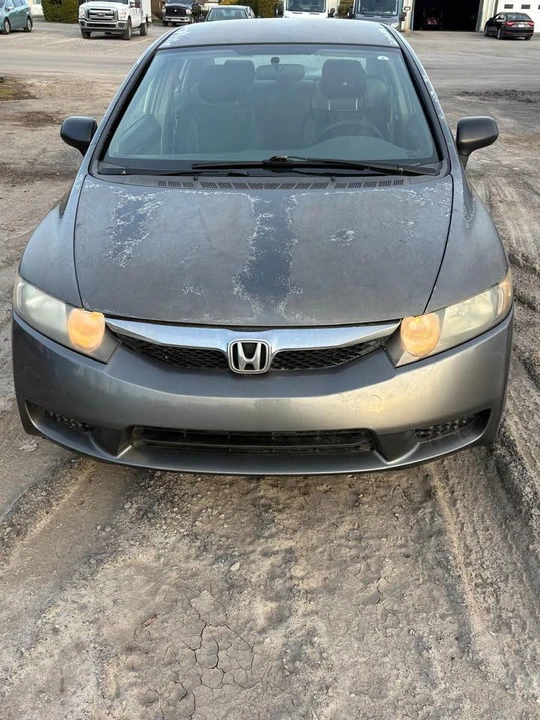 2010 Honda Civic 8th Gen - Image 2 of 7