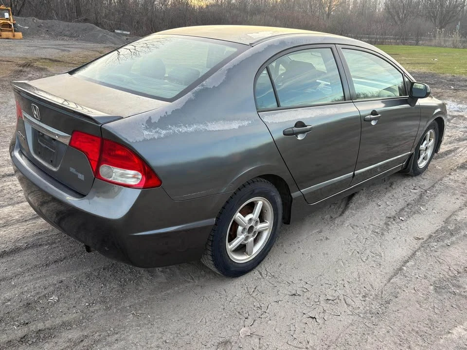 2010 Honda Civic 8th Gen - Image 3 of 7