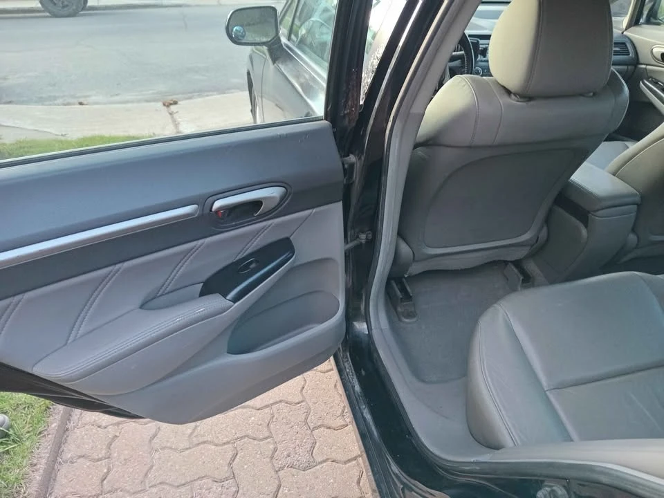 2010 Honda Civic 8th Gen - Image 8 of 9