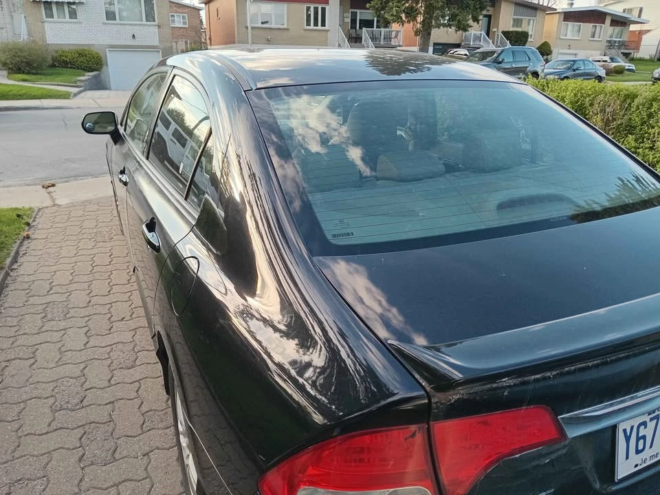 2010 Honda Civic 8th Gen - Image 3 of 9