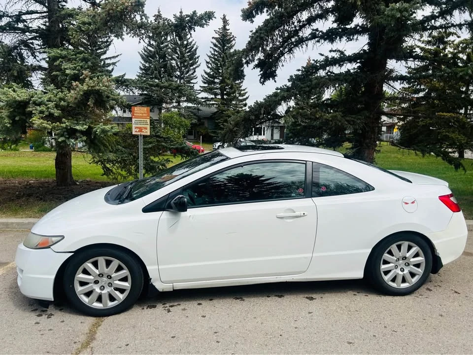 2010 Honda Civic 8th Gen - Image 2 of 8