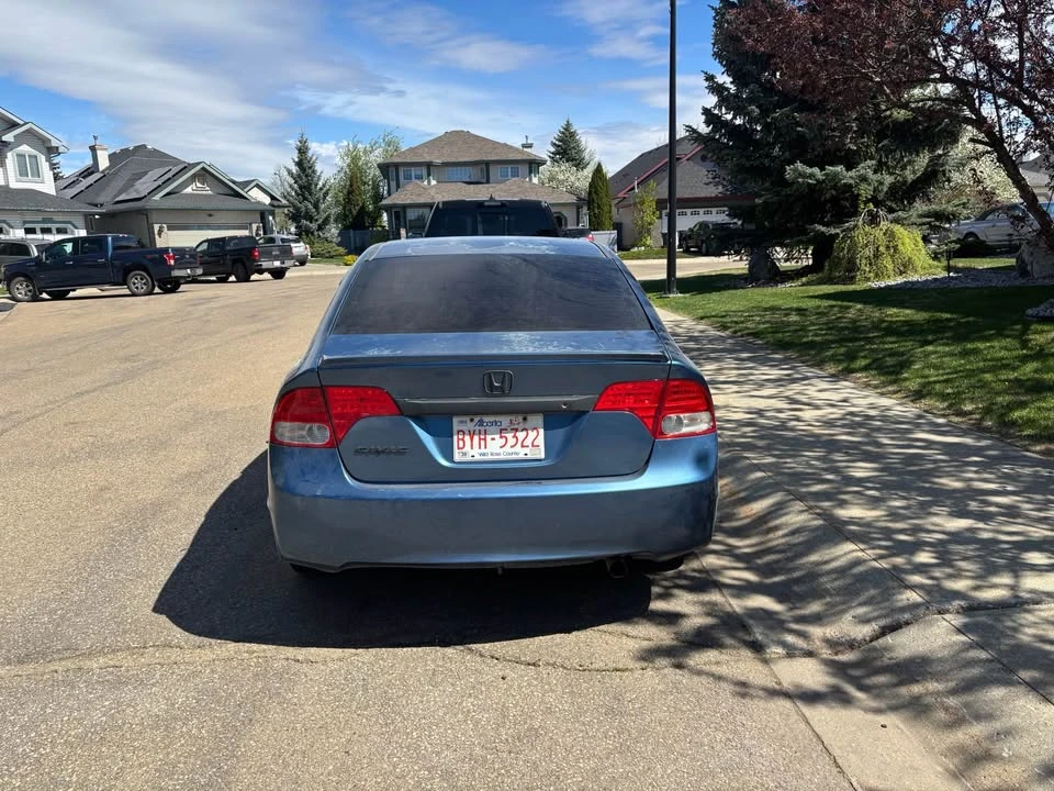 2010 Honda Civic 8th Gen - Image 2 of 10