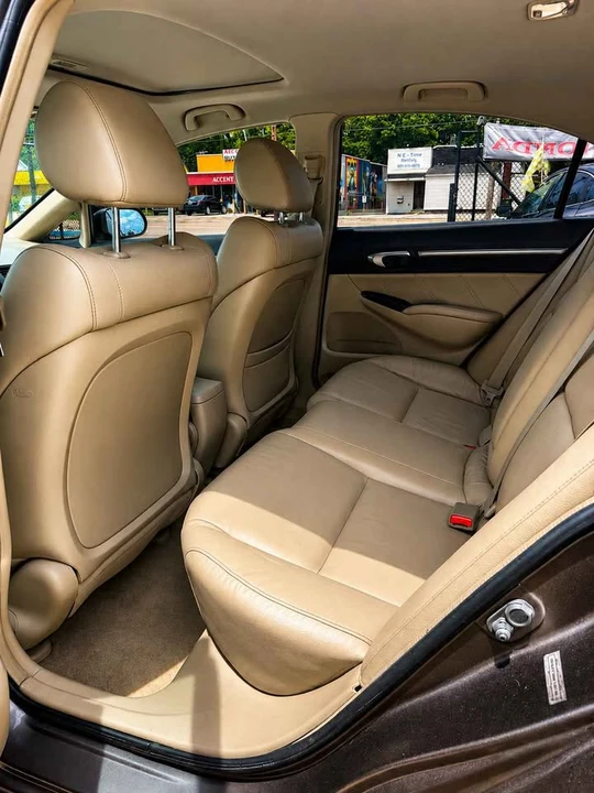 2010 Honda Civic - Image 6 of 9