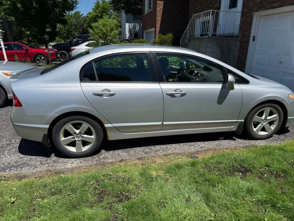 2010 Honda Civic 8th Gen - Image 6 of 10