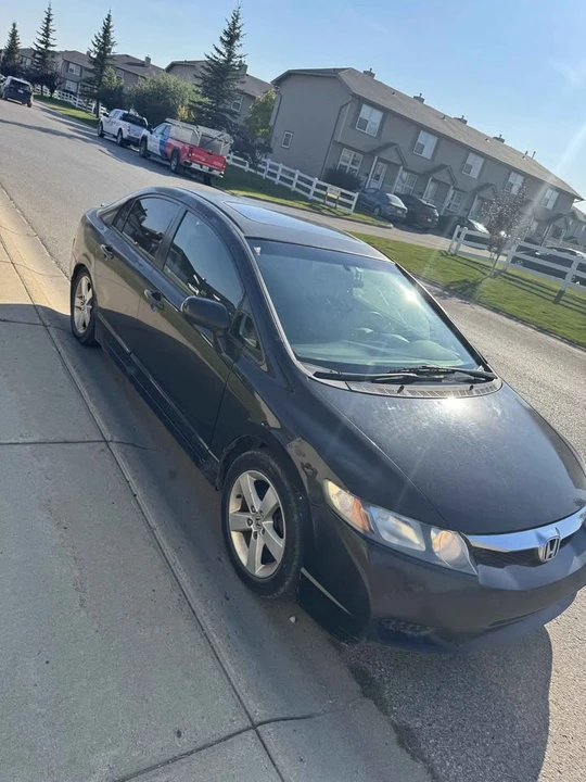 2010 Honda Civic 8th Gen - Image 4 of 11