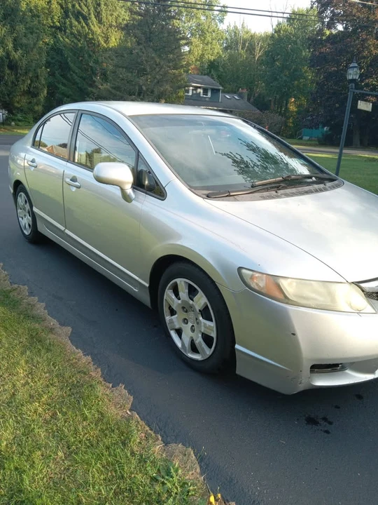 2010 Honda Civic 8th Gen - Image 3 of 5