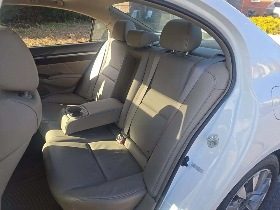 2010 Honda Civic 8th Gen - Image 7 of 10