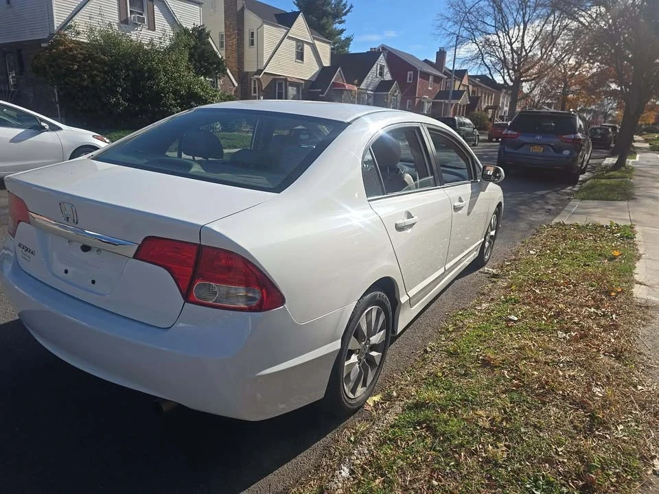 2010 Honda Civic 8th Gen - Image 3 of 10