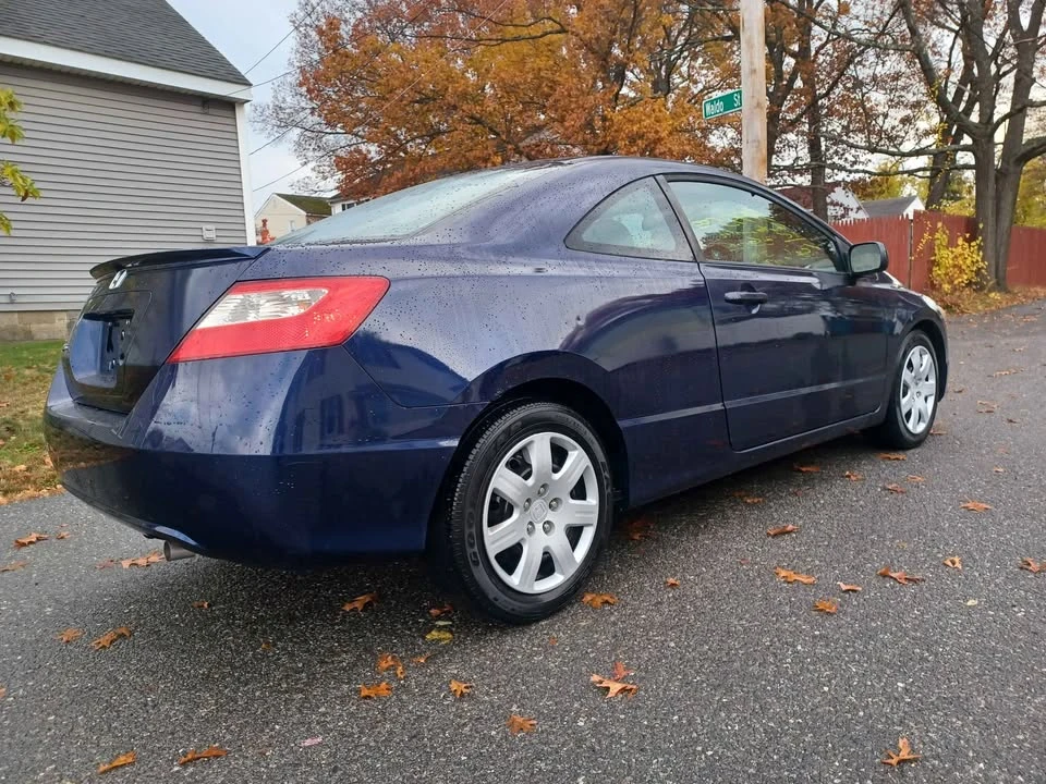 2010 Honda Civic 8th Gen - Image 2 of 15