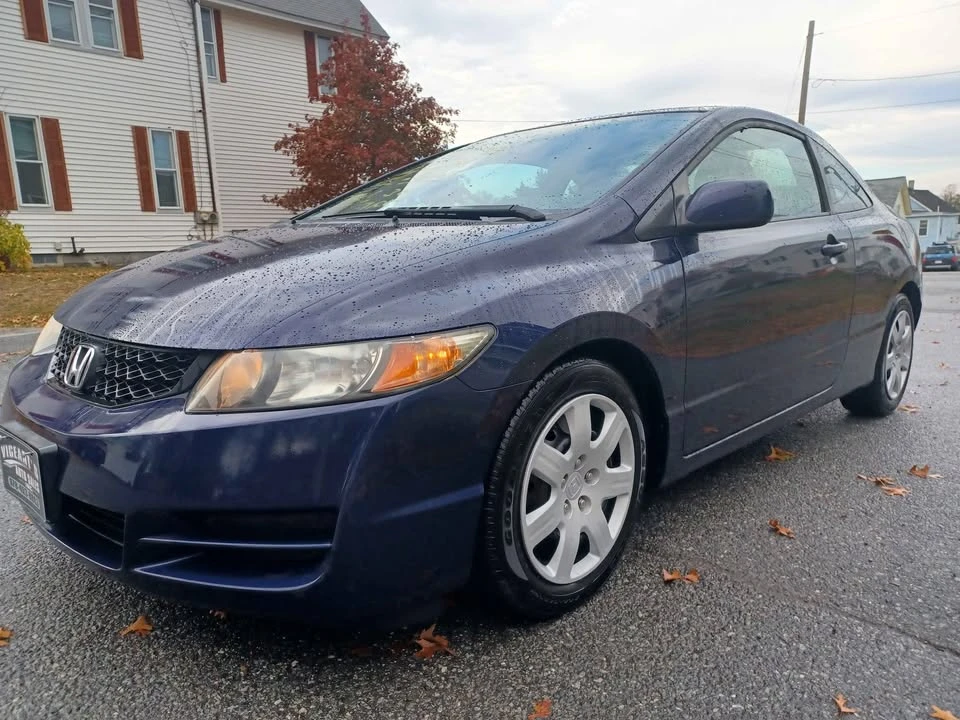 2010 Honda Civic 8th Gen - Image 3 of 15