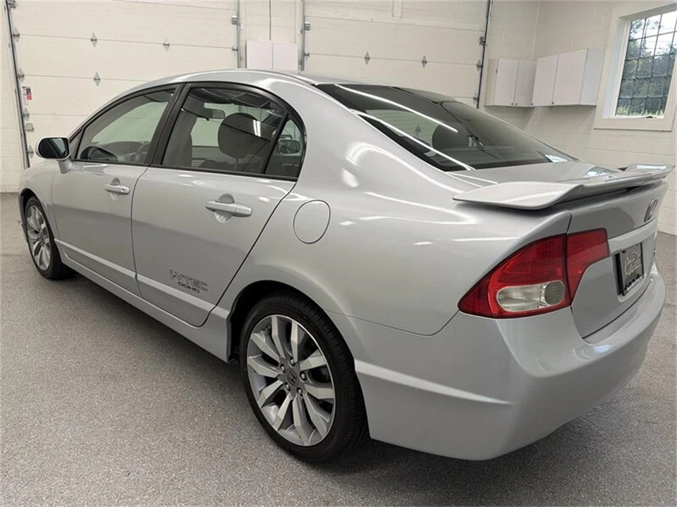 2010 Honda Civic 8th Gen - Image 7 of 16