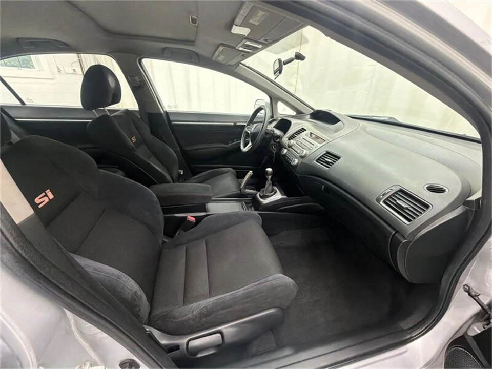 2010 Honda Civic 8th Gen - Image 13 of 16