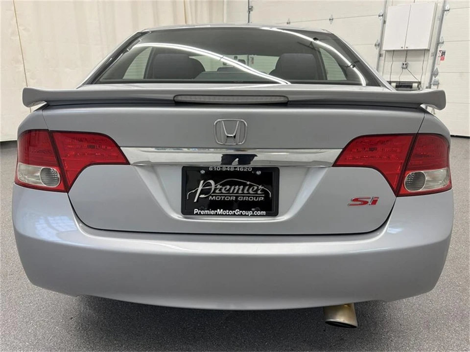 2010 Honda Civic 8th Gen - Image 6 of 16