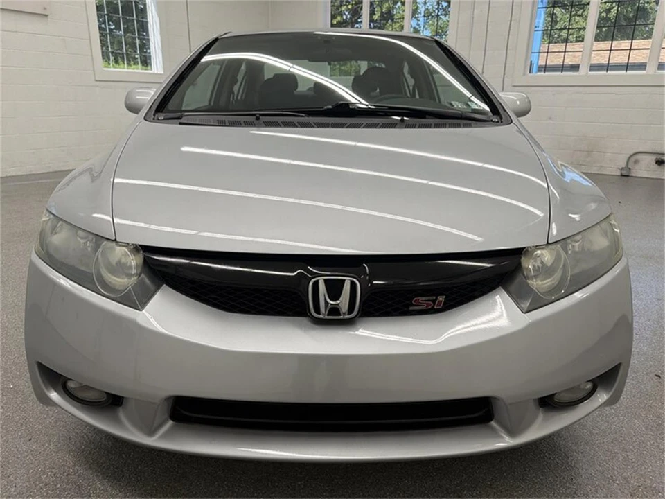 2010 Honda Civic 8th Gen - Image 2 of 16