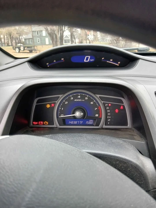 2010 Honda Civic 8th Gen - Image 2 of 4