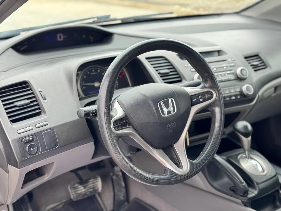 2010 Honda Civic 8th Gen - Image 9 of 20