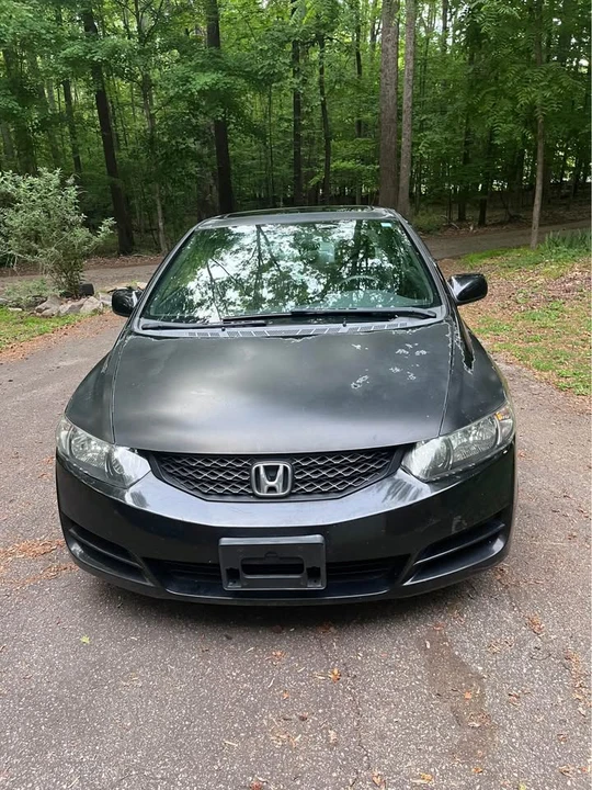 2010 Honda Civic 8th Gen - Image 3 of 12