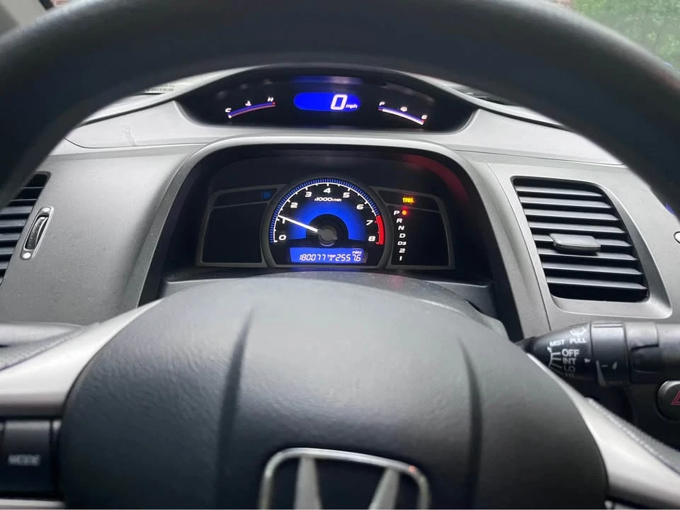 2010 Honda Civic 8th Gen - Image 11 of 12