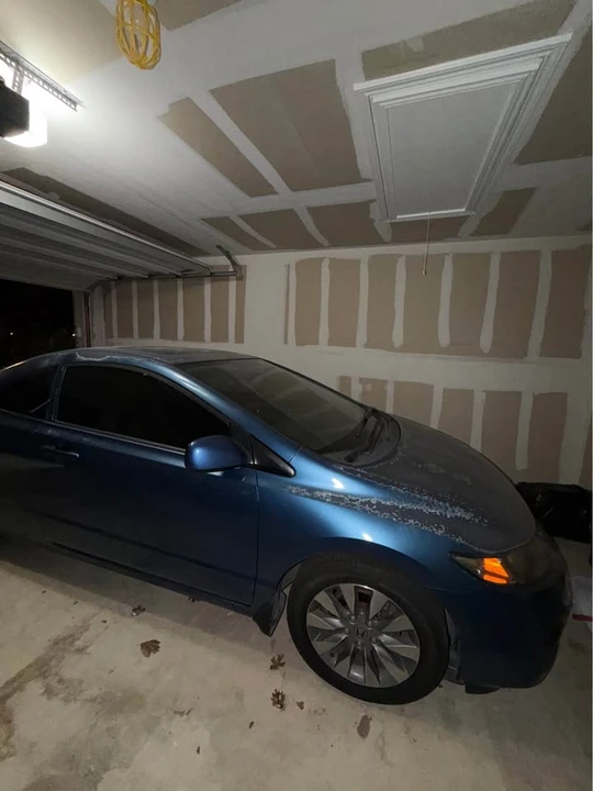 2010 Honda Civic 8th Gen - Image 2 of 9