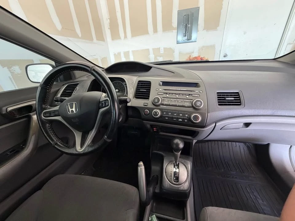 2010 Honda Civic 8th Gen - Image 6 of 9
