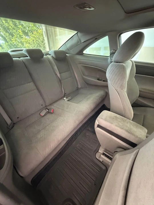 2010 Honda Civic 8th Gen - Image 5 of 9