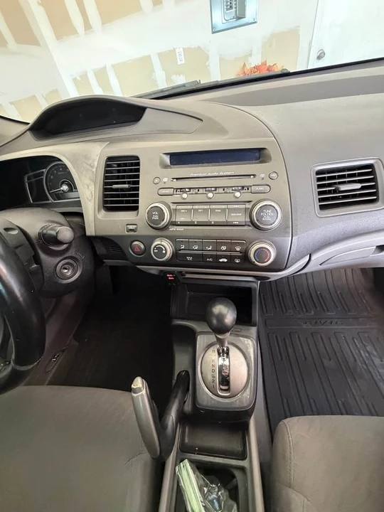 2010 Honda Civic 8th Gen - Image 8 of 9
