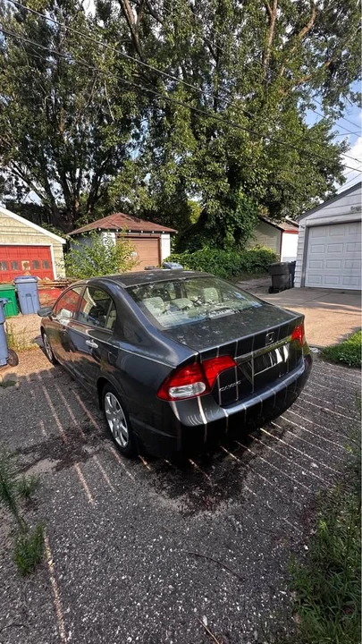 2010 Honda Civic 8th Gen - Image 3 of 3