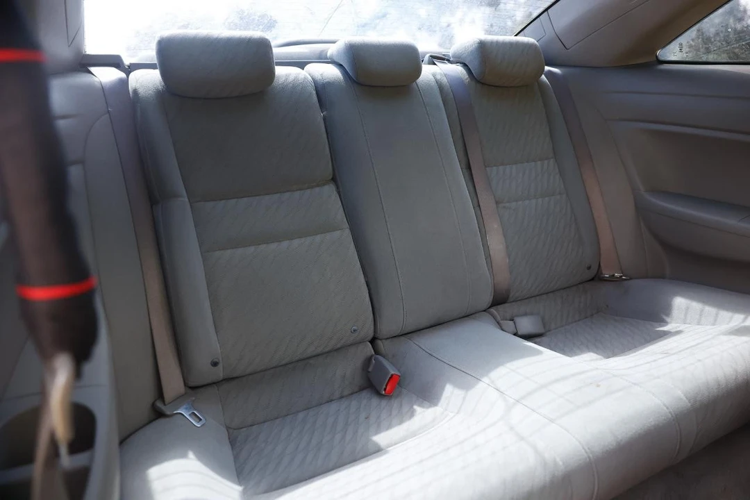 2010 Honda Civic 8th Gen - Image 14 of 31