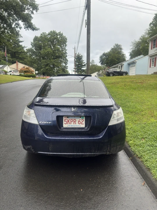 2010 Honda Civic 8th Gen - Image 3 of 7
