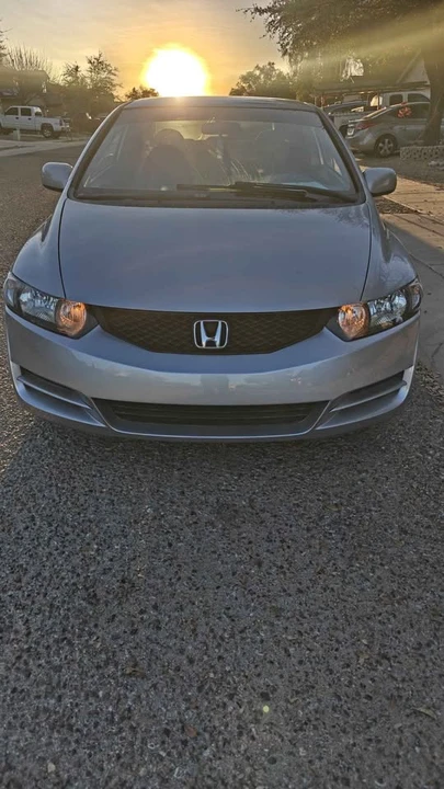 2010 Honda Civic 8th Gen - Image 2 of 9