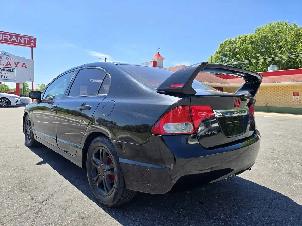 2010 Honda Civic 8th Gen - Image 2 of 8