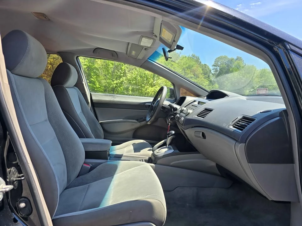 2010 Honda Civic 8th Gen - Image 5 of 8