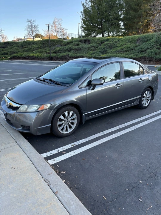 2010 Honda Civic 8th Gen - Image 2 of 20