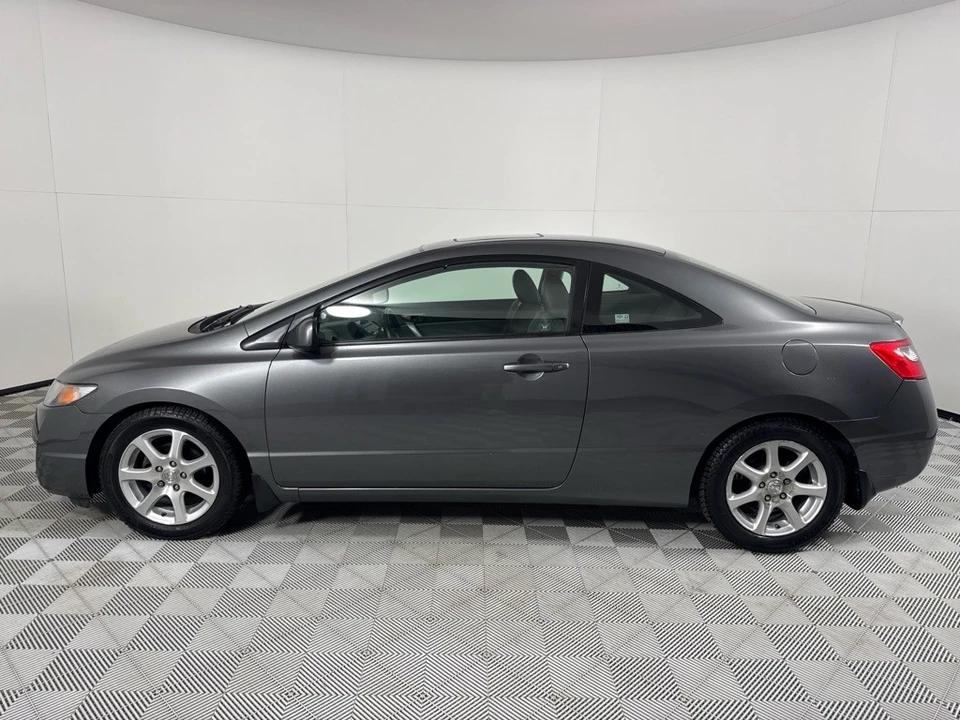 2010 Honda Civic 8th Gen - Image 8 of 12