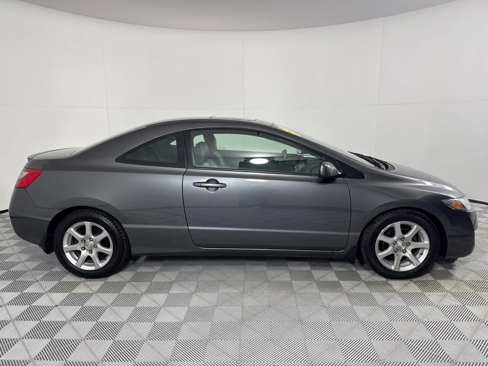 2010 Honda Civic 8th Gen - Image 4 of 12