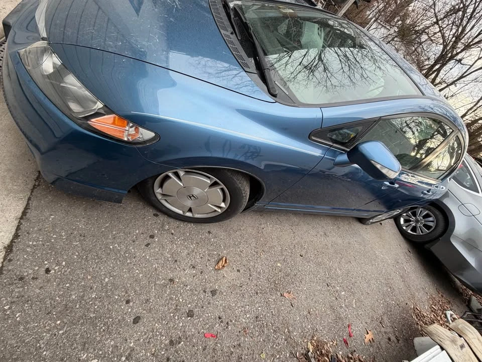2010 Honda Civic 8th Gen - Image 3 of 9