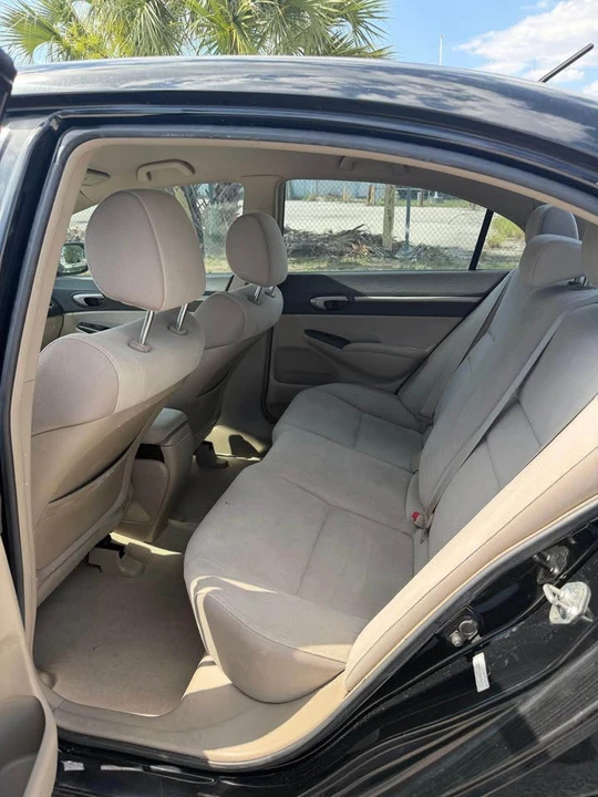 2010 Honda Civic 8th Gen - Image 13 of 16