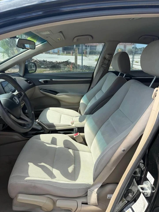 2010 Honda Civic 8th Gen - Image 12 of 16