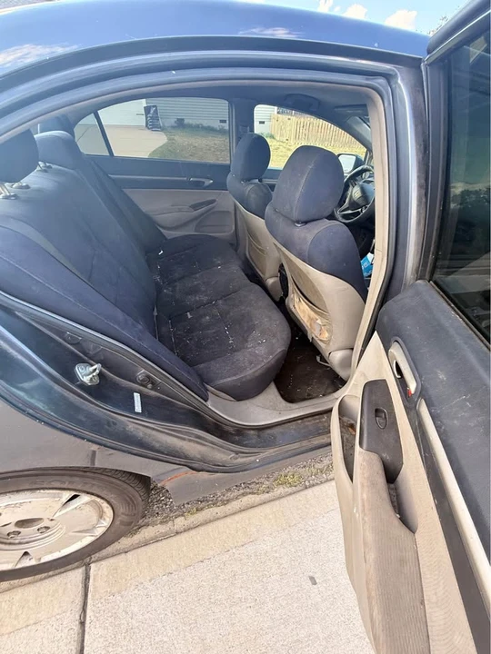 2010 Honda Civic 8th Gen - Image 14 of 16