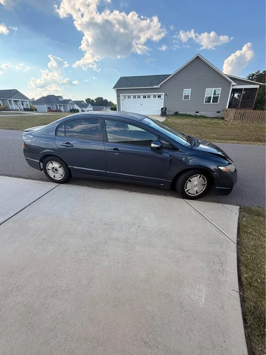 2010 Honda Civic 8th Gen - Image 2 of 16
