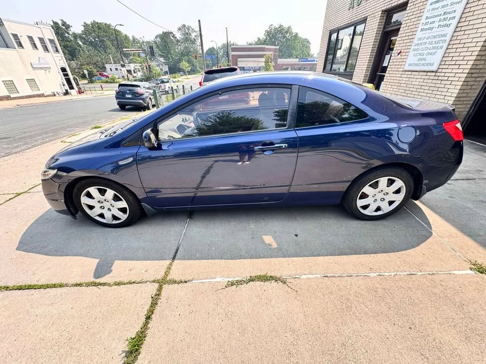 2010 Honda Civic 8th Gen - Image 4 of 6