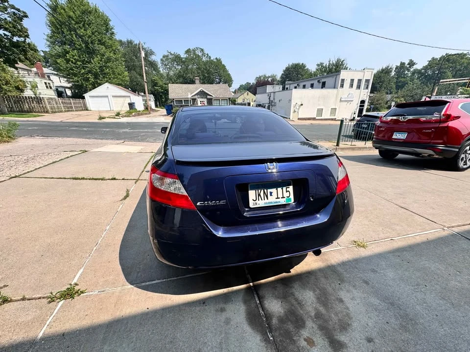 2010 Honda Civic 8th Gen - Image 3 of 6