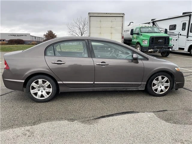 2010 Honda Civic 8th Gen - Image 9 of 21