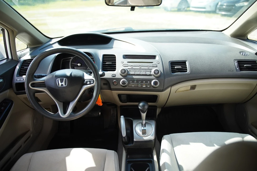 2010 Honda Civic 8th Gen - Image 2 of 12