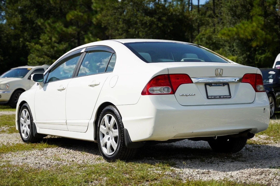 2010 Honda Civic 8th Gen - Image 5 of 12
